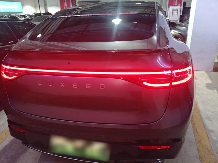 HIMA Luxeed R7 2025 EREV 251km Max photo 5