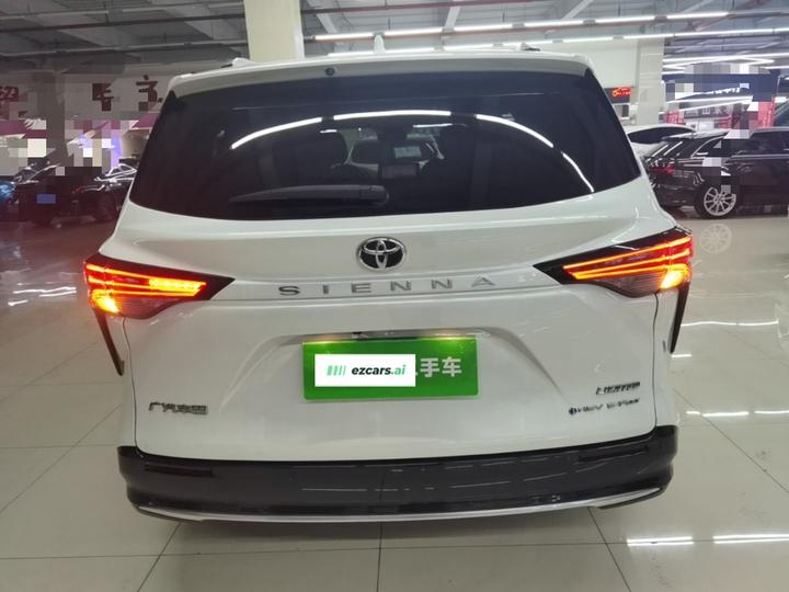 Sienna 2024 2.5L Hybrid AWD Premium photo 3