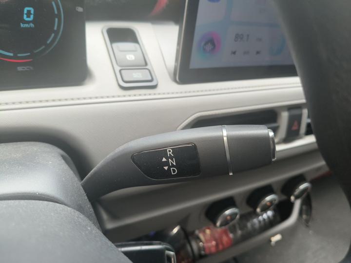 E 2025 41.86kwh Short Wheelbase photo 6