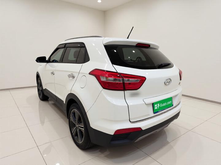 ix25 2015 1.6L AT RWD Smart GLS photo 4