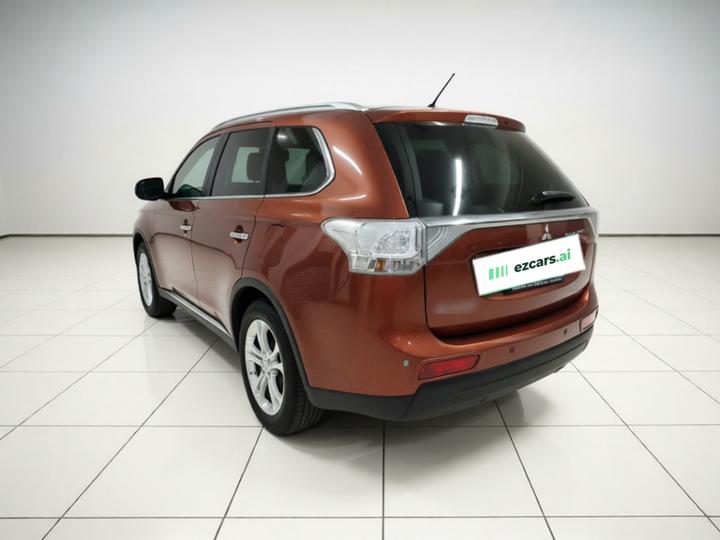 Outlander Imported 2014 2.4L AWD Luxury Value 7-Seater photo 4