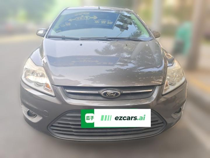 Focus 2013 Sedan Classic 1.8L AT photo 2
