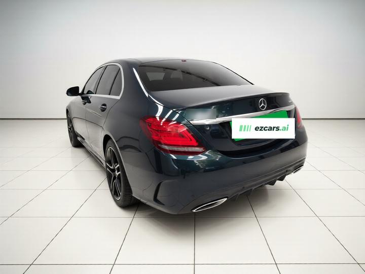 C-Class 2021 C 260 Starlight Edition photo 4