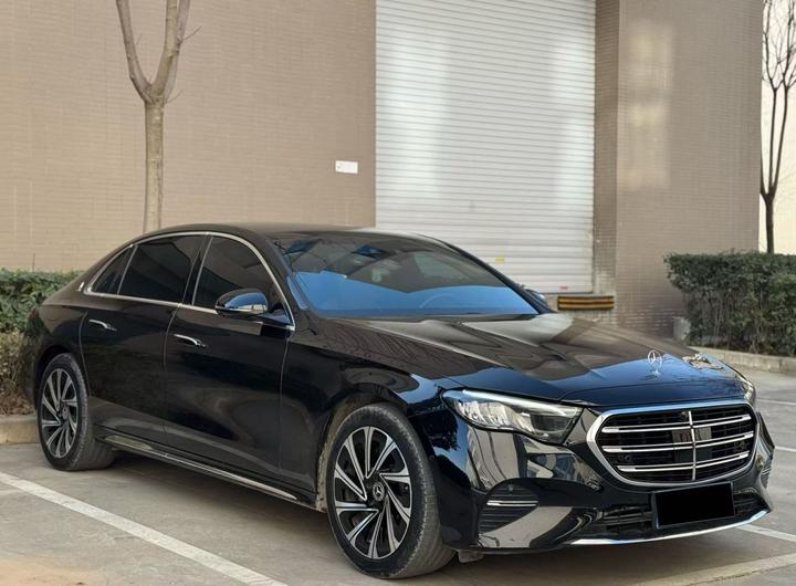 E-Class 2025 E 300 L Luxury photo 3
