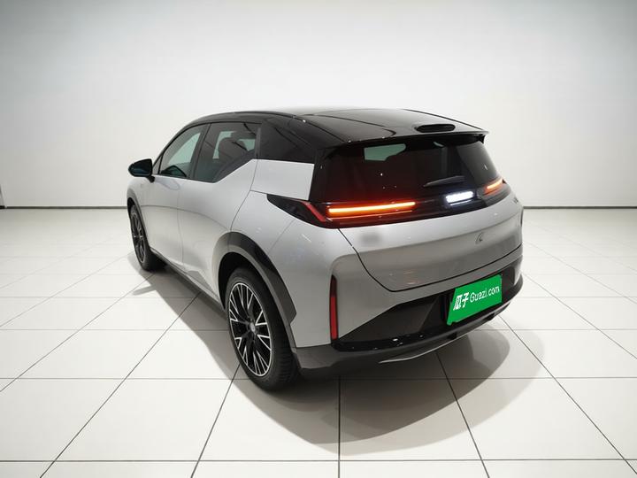 X 2023 AWD YOU 4-Seater photo 4