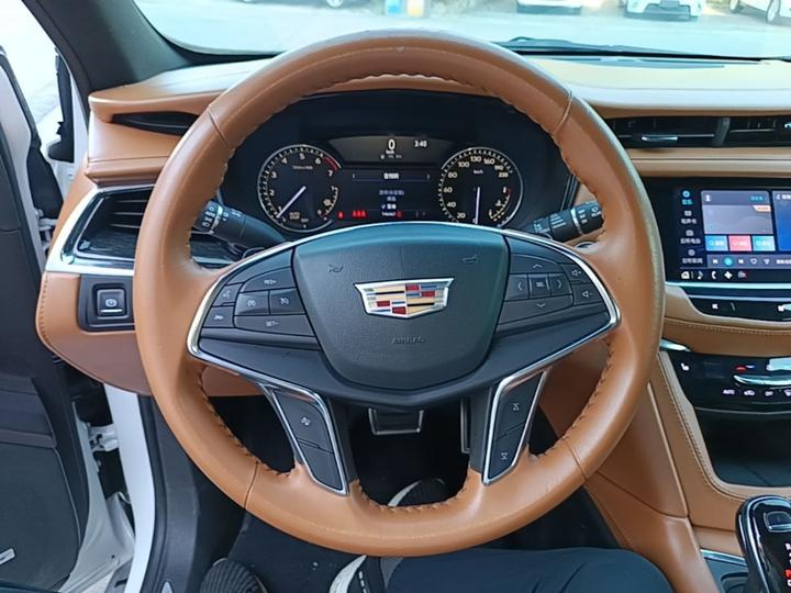 XT5 2021 28T Luxury photo 6