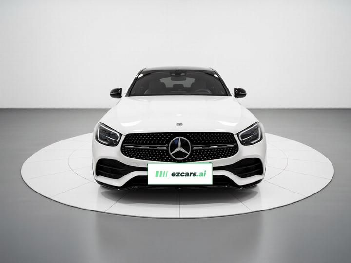 GLC Coupe 2023 GLC 260 4MATIC Coupe SUV photo 2