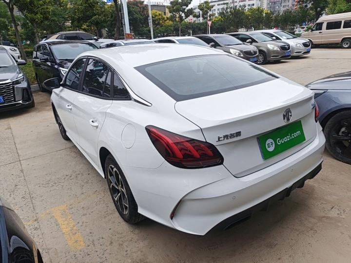 MG5 2023 180DVVT CVT Luxury photo 4