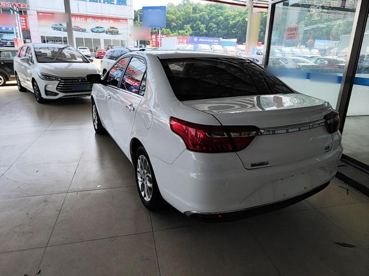 Vision 2018 1.5L MT photo 4