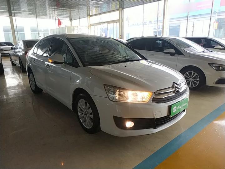 2016 Classic Sedan 1.6L AT photo 3