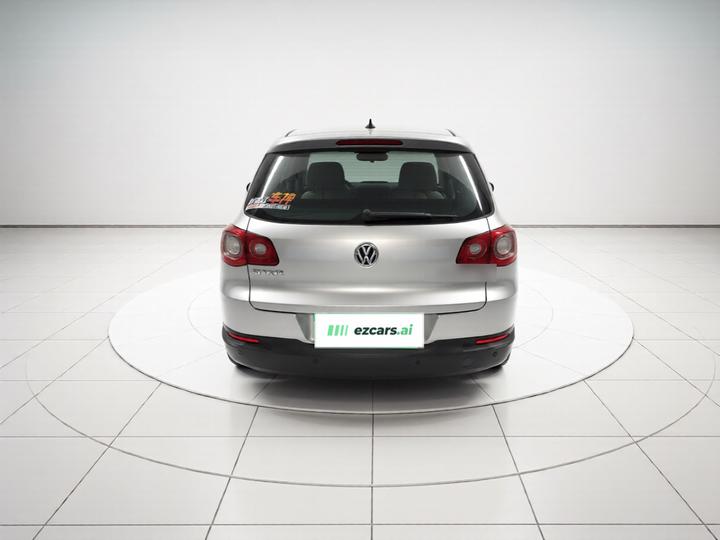 Tiguan 2010 1.8TSI AT RWD photo 5