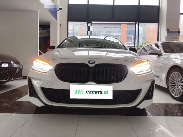 1 Series 2023 120i M Sport photo 2