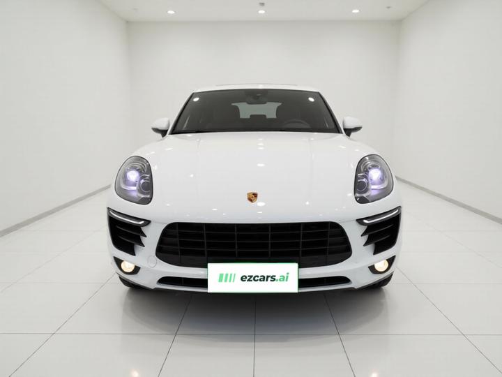 2017 Macan 2.0T photo 2