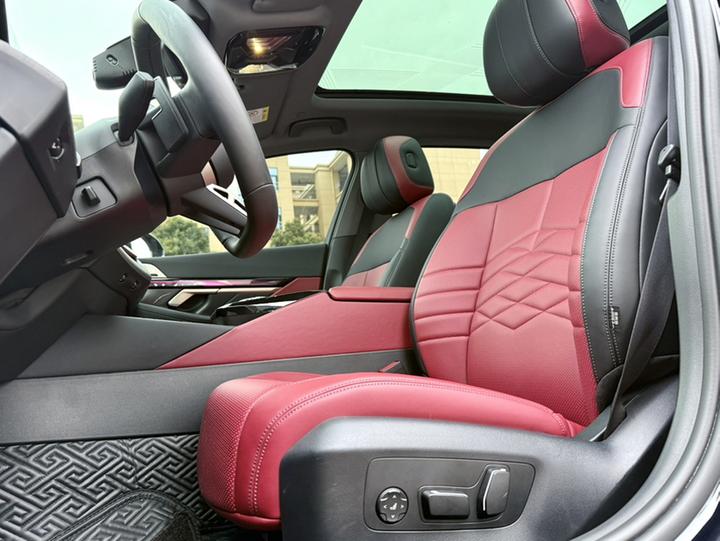 5 Series 2025 530Li Exclusive M Sport Package photo 8