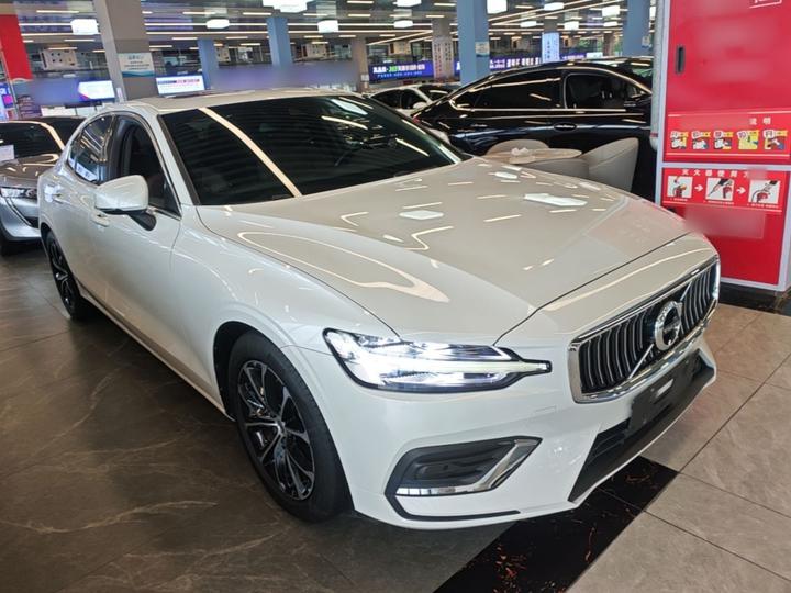 S60 2022 B4 Luxury photo 3