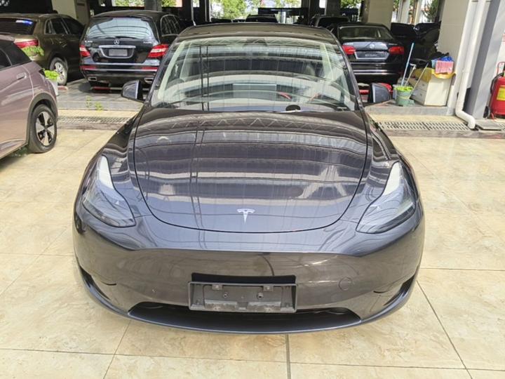 Model Y 2024 RWD photo 2