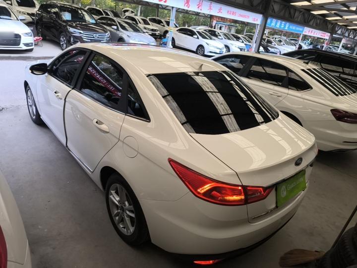 Escort 2019 Facelift 1.5L AT China VI photo 4