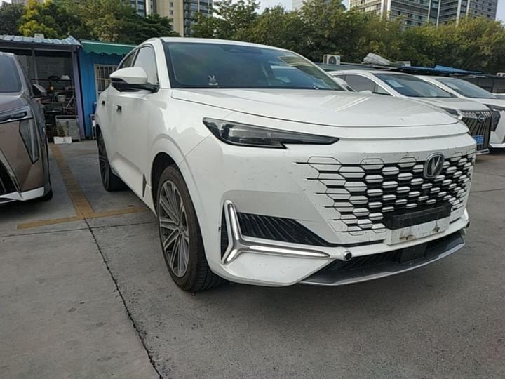 UNI-K 2021 2.0T AWD Premium photo 3