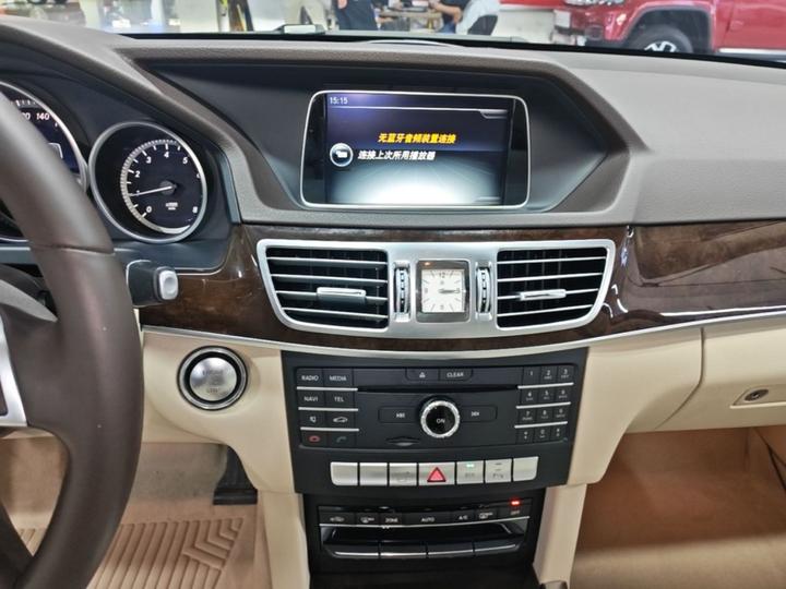 E-Class 2015 Facelift E 200 L photo 7