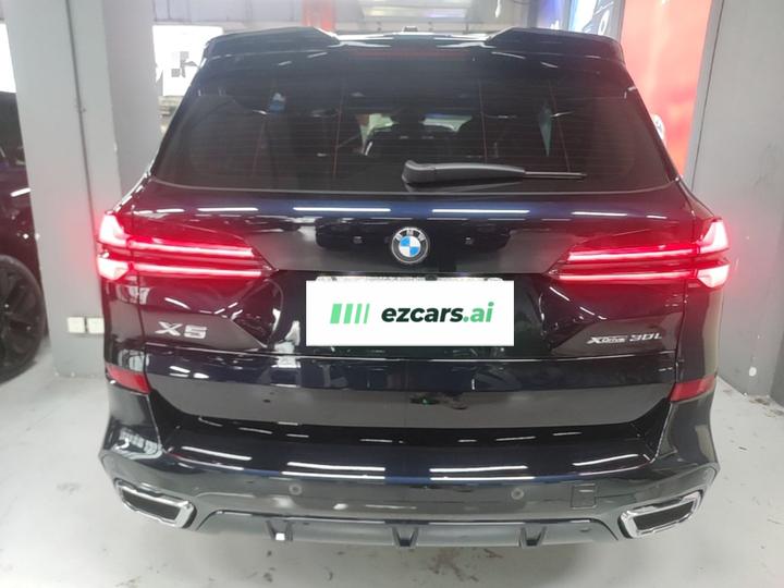 X5 2023 xDrive 30Li Exclusive M M Sport Night Package photo 3