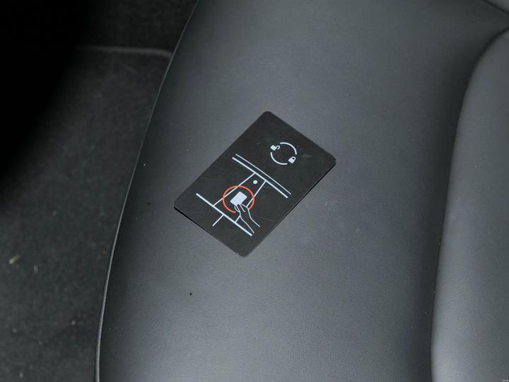 Model Y 2024 RWD photo 8