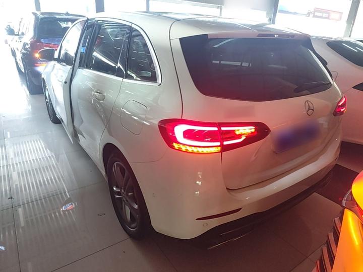 B-Class 2020 B 200 Dynamic photo 4
