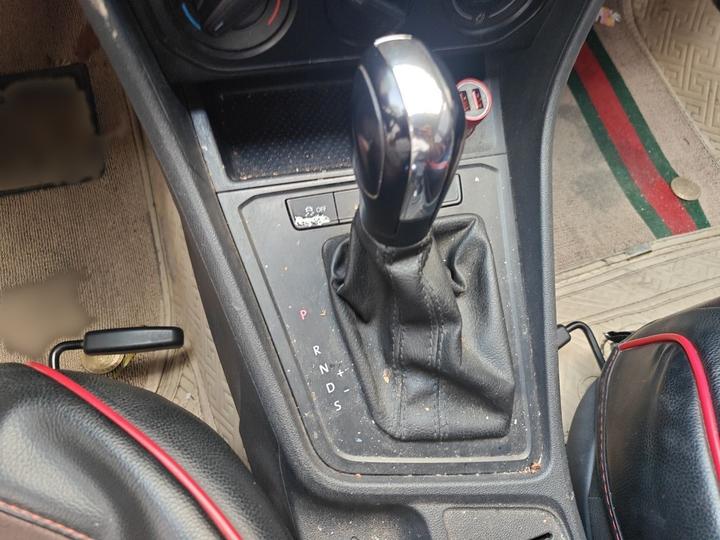 Lavida 2017 1.6L AT photo 6
