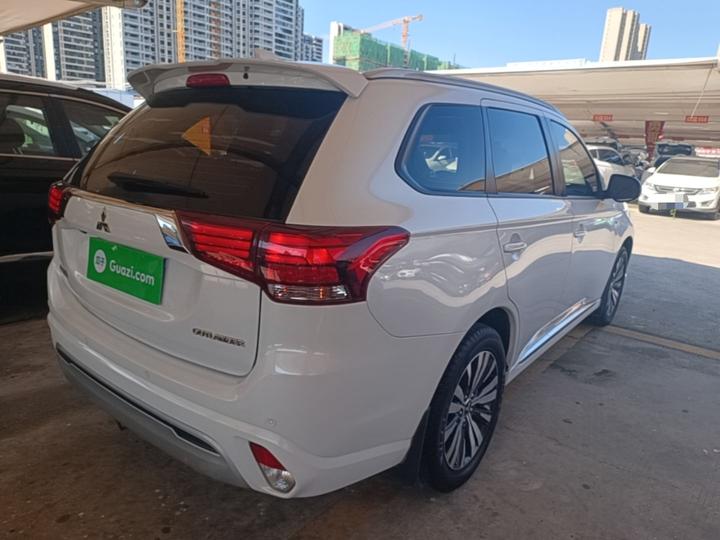 Outlander 2021 2.0L RWD Cruise 5-Seater photo 4