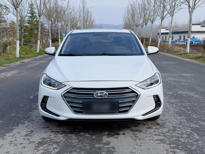 Elantra 2016 1.6L AT Smart photo 2