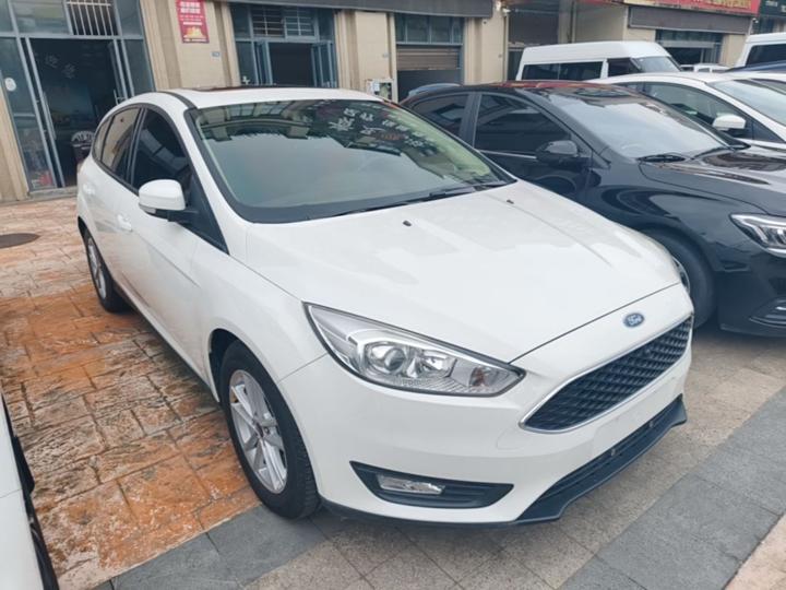 Focus 2018 Hatchback Classic 1.6L AT Fashion photo 3