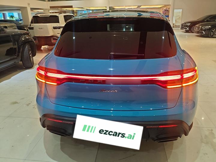 2022 Macan 2.0T photo 3