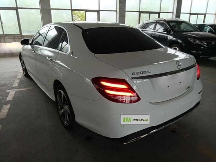 E-Class 2017 E 200 L Sport 4MATIC photo 4
