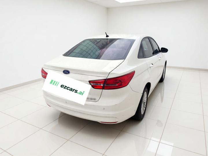 Escort 2015 1.5L MT Comfort photo 4