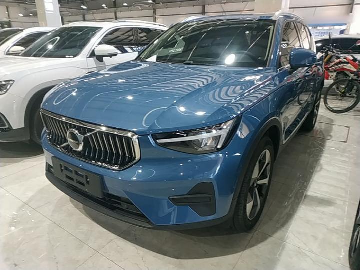 XC40 2023 B4 AWD Luxury