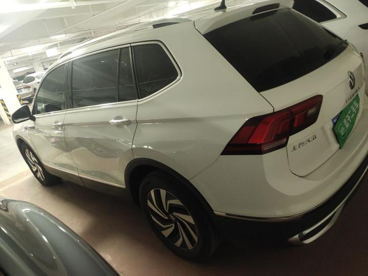 Tiguan L 2022 330TSI AT RWD Smart photo 4