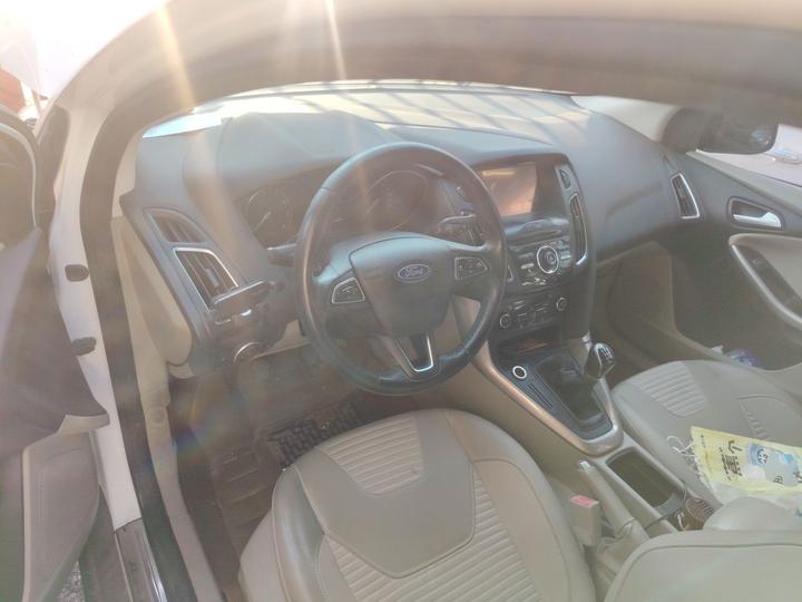 Focus 2015 Sedan 1.6L MT photo 8