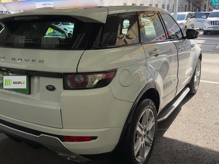 Range Rover Evoque 2015 2.0T 5-Door photo 4
