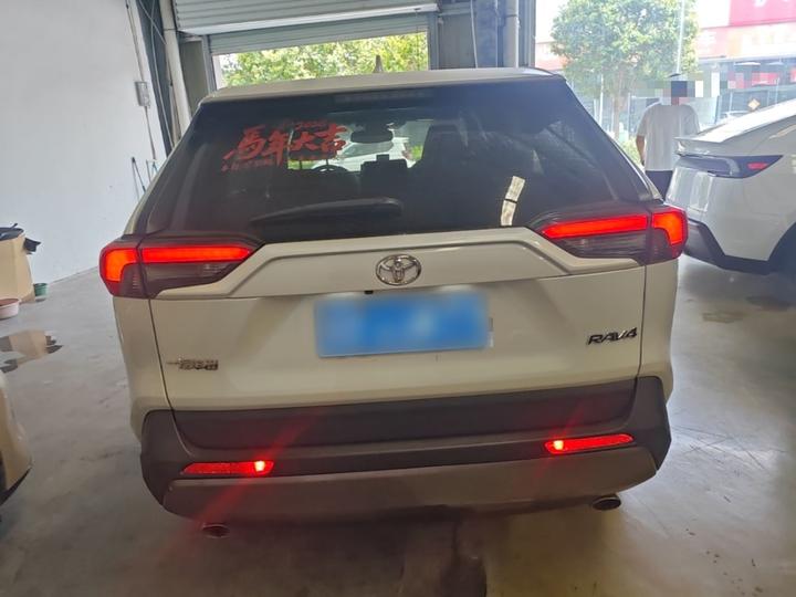 RAV4 2021 2.0L CVT RWD PLUS photo 3