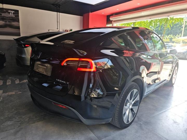 Model Y 2021 Standard Range RWD photo 4
