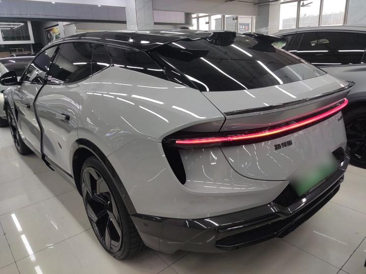 Lotus 2023 ELETRE R+ photo 4