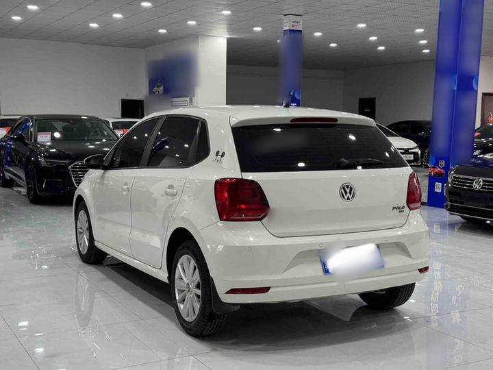 Polo 2016 1.6L AT Comfort photo 4