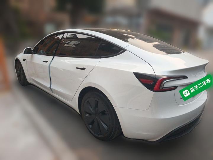 Model 3 2023 RWD photo 4