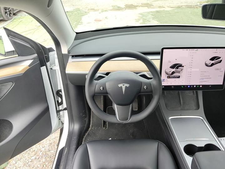 Model Y 2022 RWD photo 6