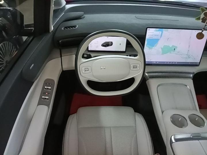 X9 2024 640 AWD Performance Max photo 6