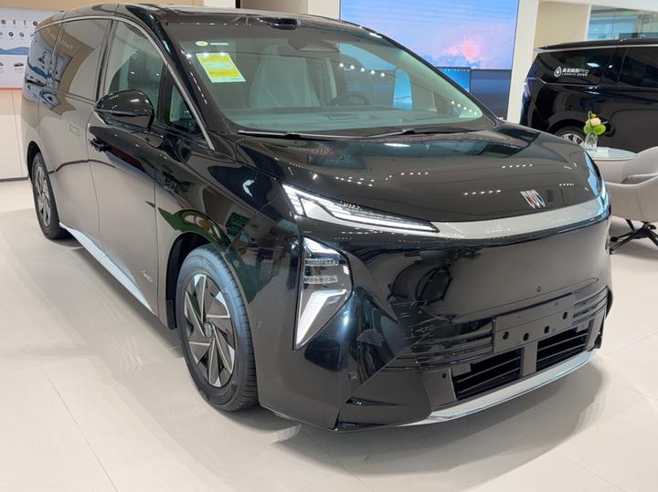 2026 EV photo 8
