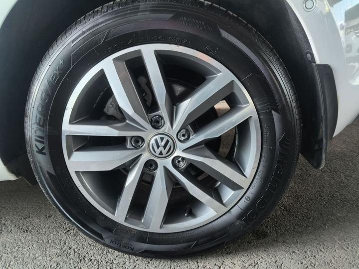 Golf 2017 230TSI AT Luxury Anniversary Edition photo 2