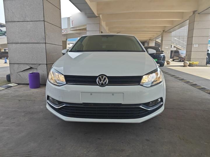 Polo 2016 1.6L AT Comfort photo 2
