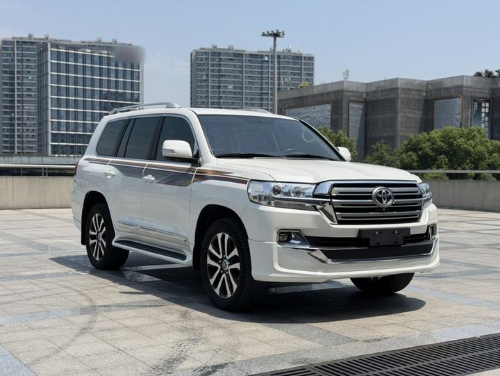 Land Cruiser Parallel Import photo 2