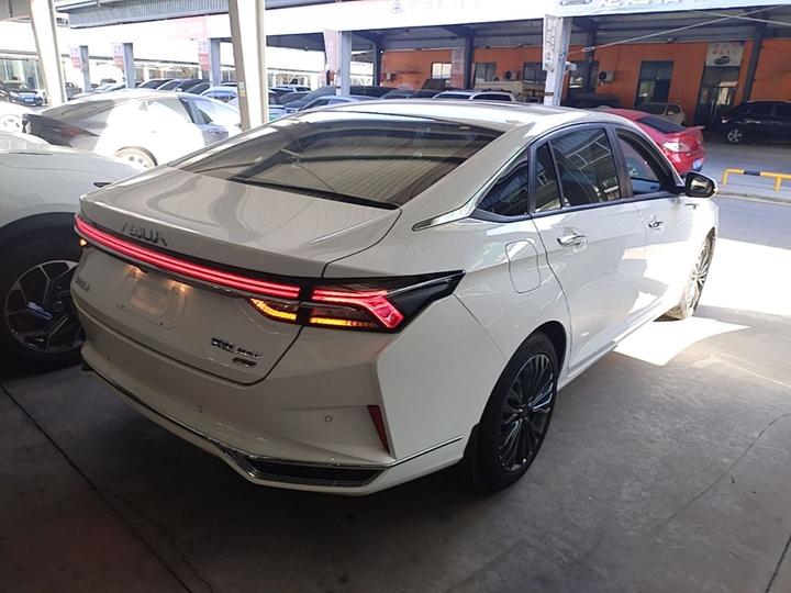 Yixuan MAX 2021 1.5T-Class photo 4
