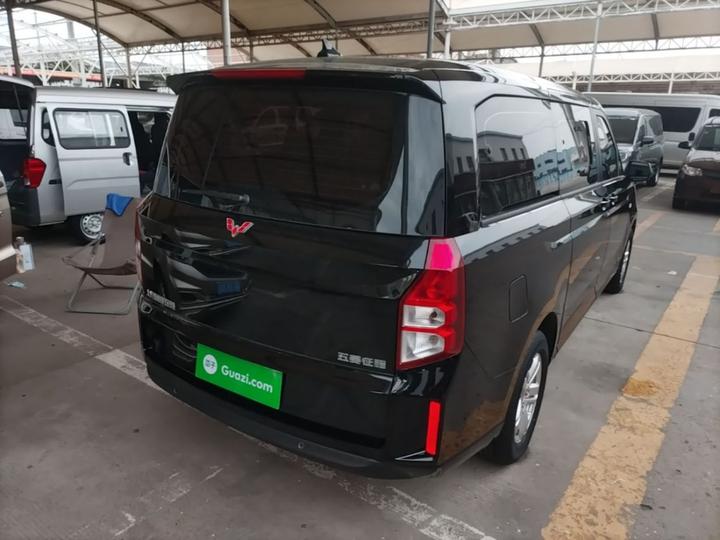 Wuling 2021 1.5T MT Luxury photo 4